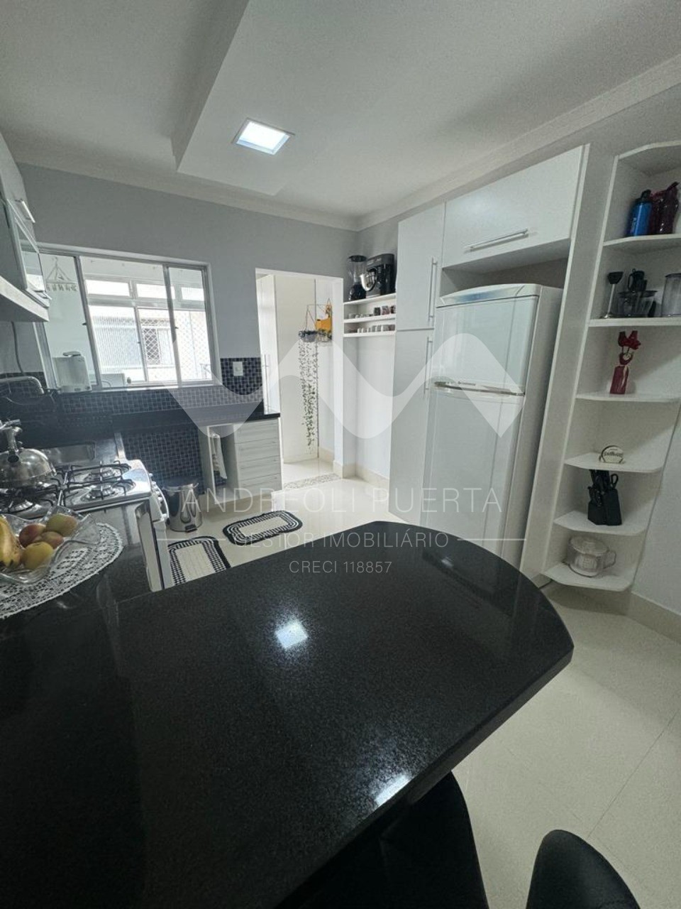 Apartamento à venda com 2 quartos, 70m² - Foto 7