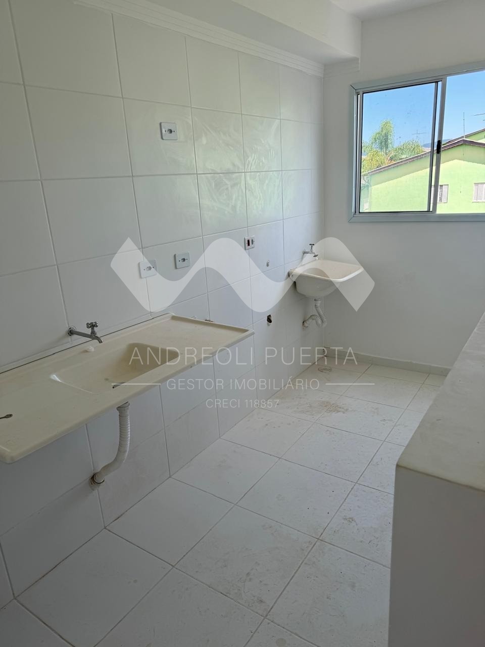 Apartamento à venda com 2 quartos, 40m² - Foto 2