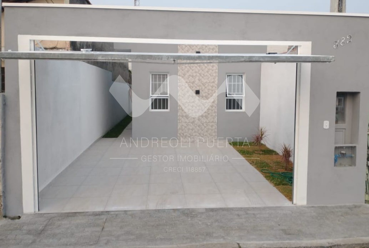 Casa à venda com 3 quartos, 137m² - Foto 1