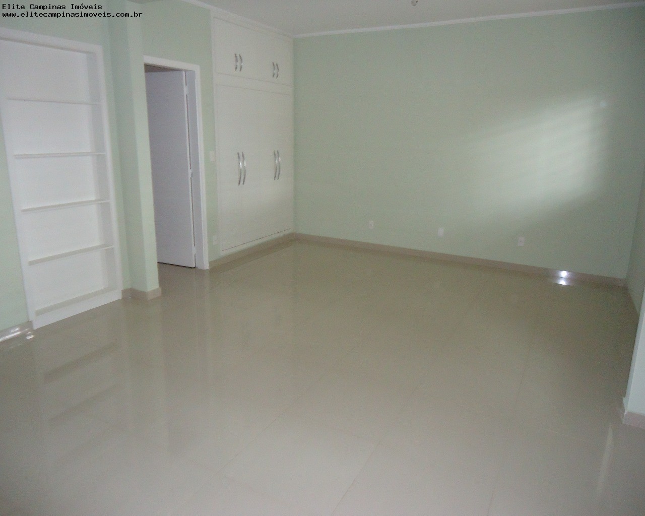 Prédio Inteiro à venda com 3 quartos, 320m² - Foto 2