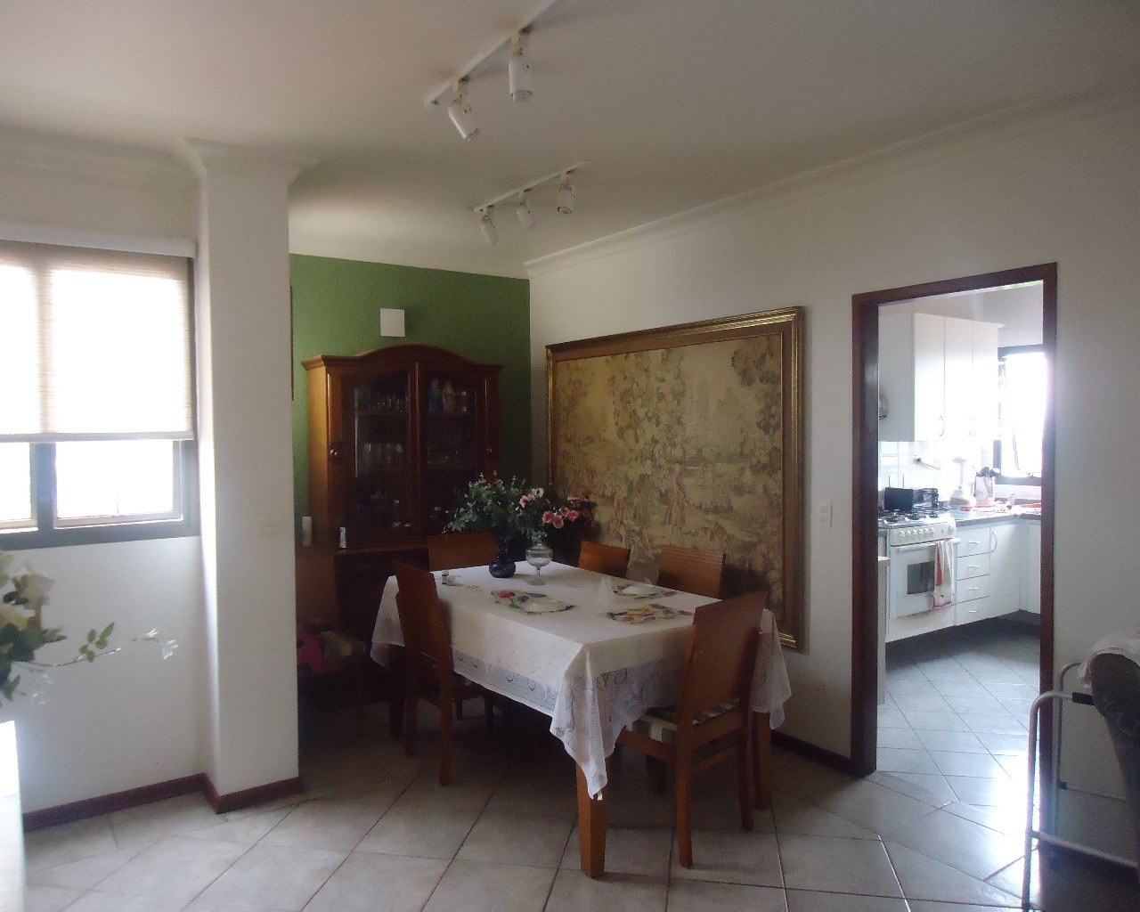 Apartamento à venda com 3 quartos, 130m² - Foto 2