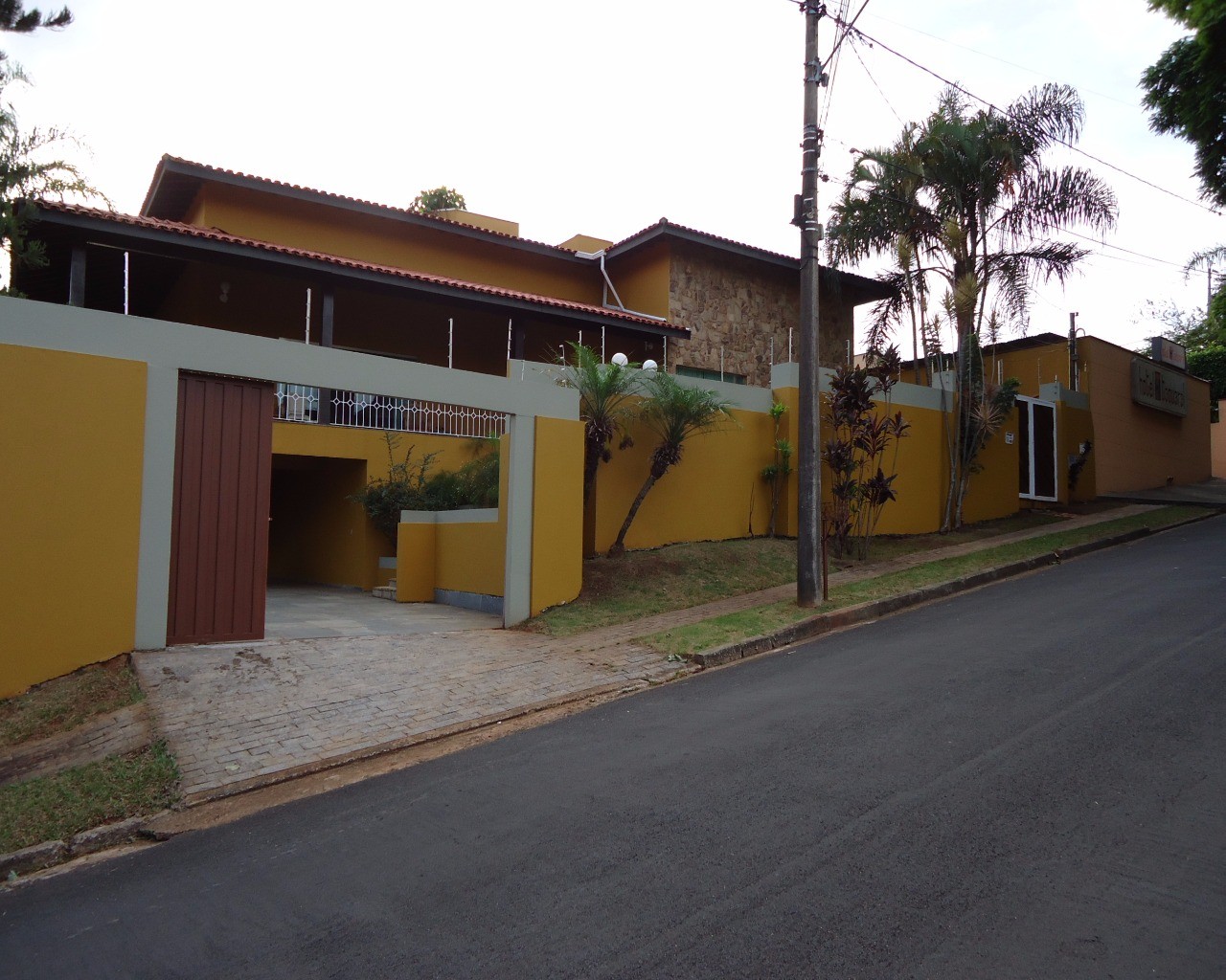 Casa à venda e aluguel com 4 quartos, 1100m² - Foto 7