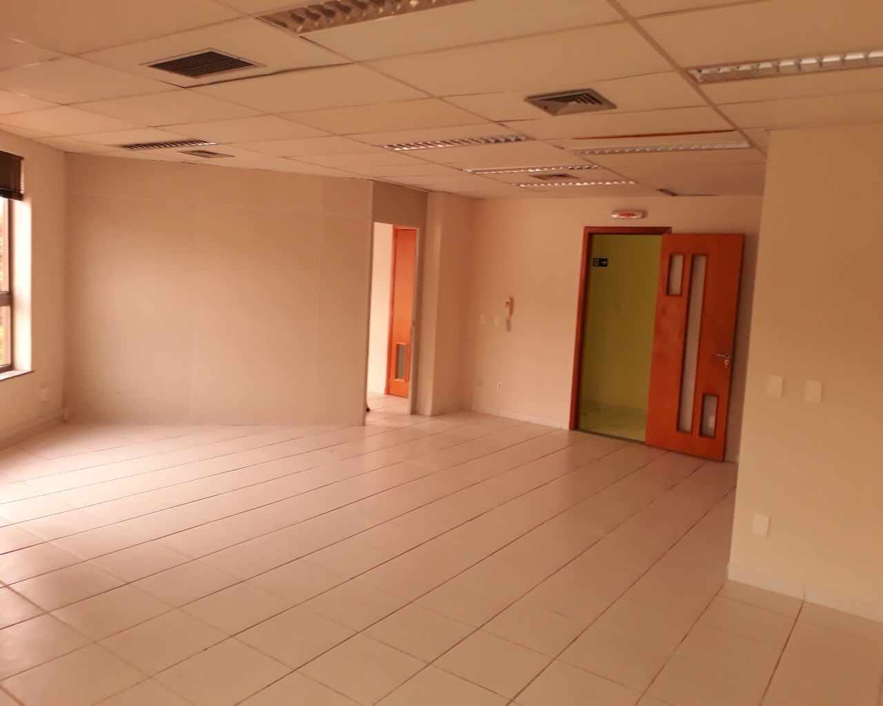 Conjunto Comercial-Sala à venda e aluguel, 70m² - Foto 8