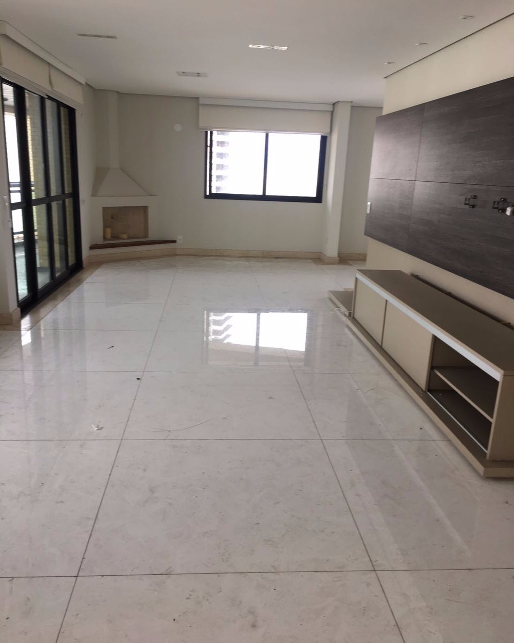 Apartamento à venda com 3 quartos, 325m² - Foto 1