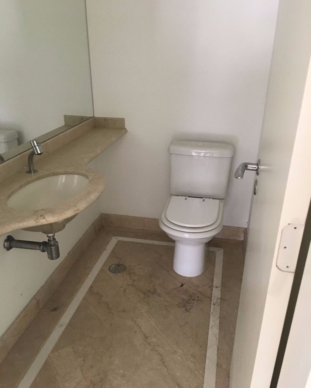 Apartamento à venda com 3 quartos, 325m² - Foto 2