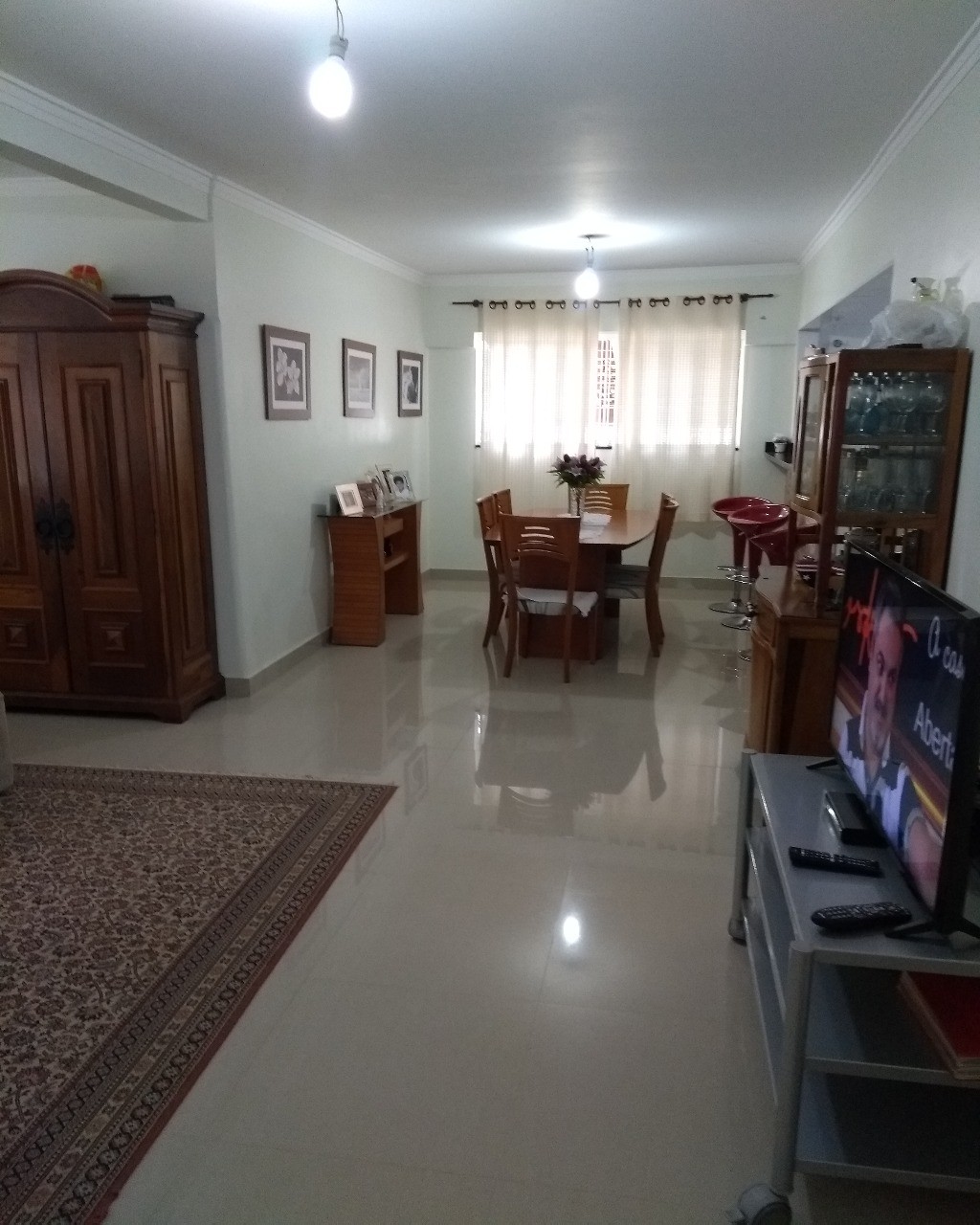 Casa à venda com 3 quartos, 320m² - Foto 2