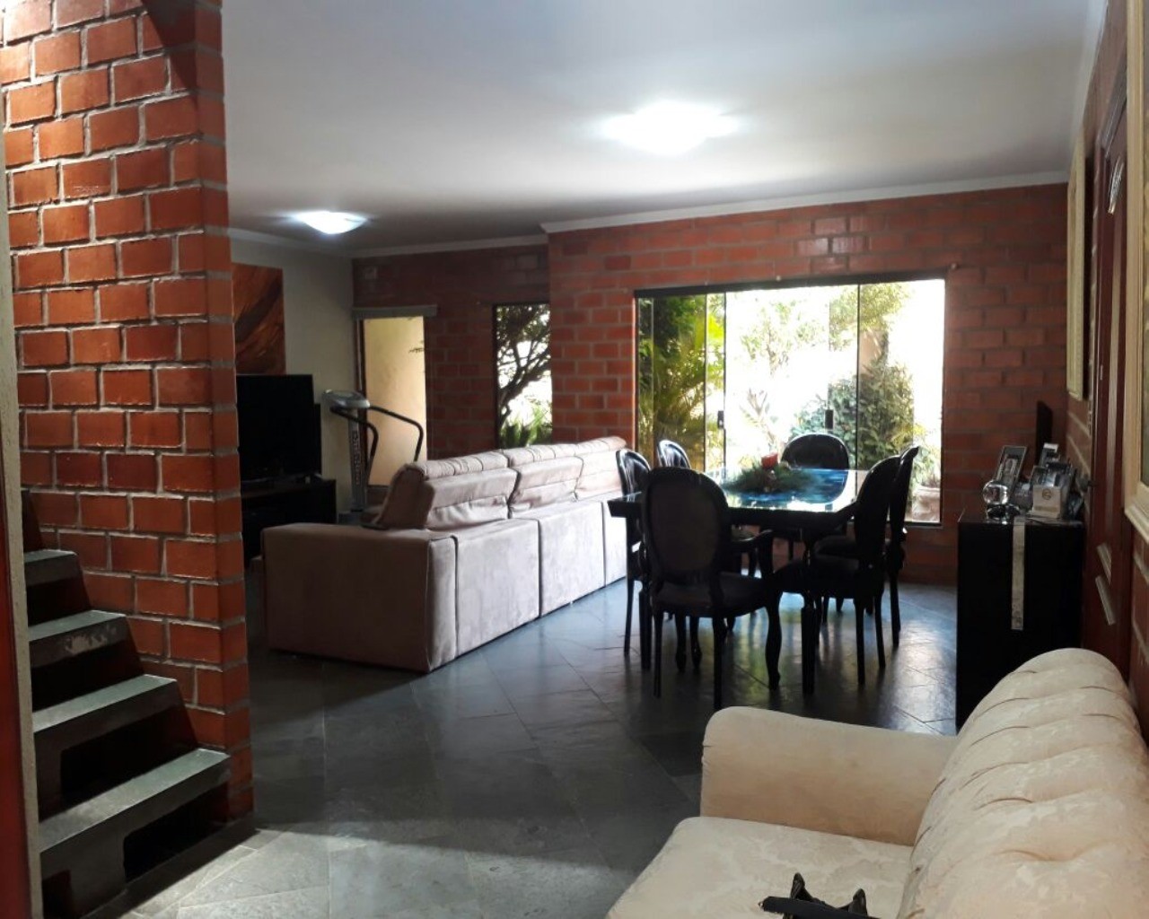 Casa de Condomínio à venda com 3 quartos, 300m² - Foto 2