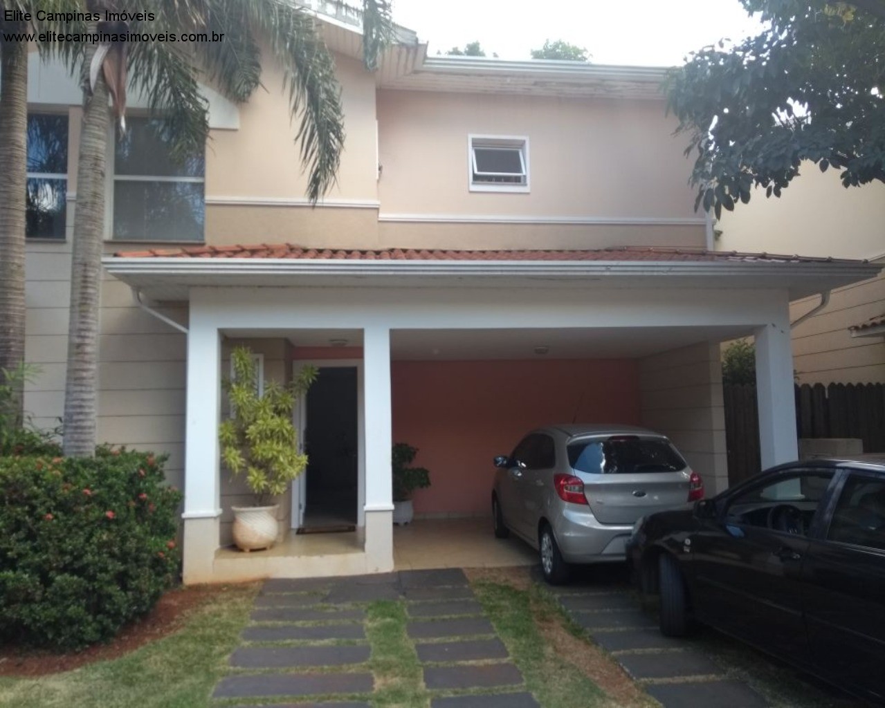 Casa de Condomínio à venda com 3 quartos, 200m² - Foto 1