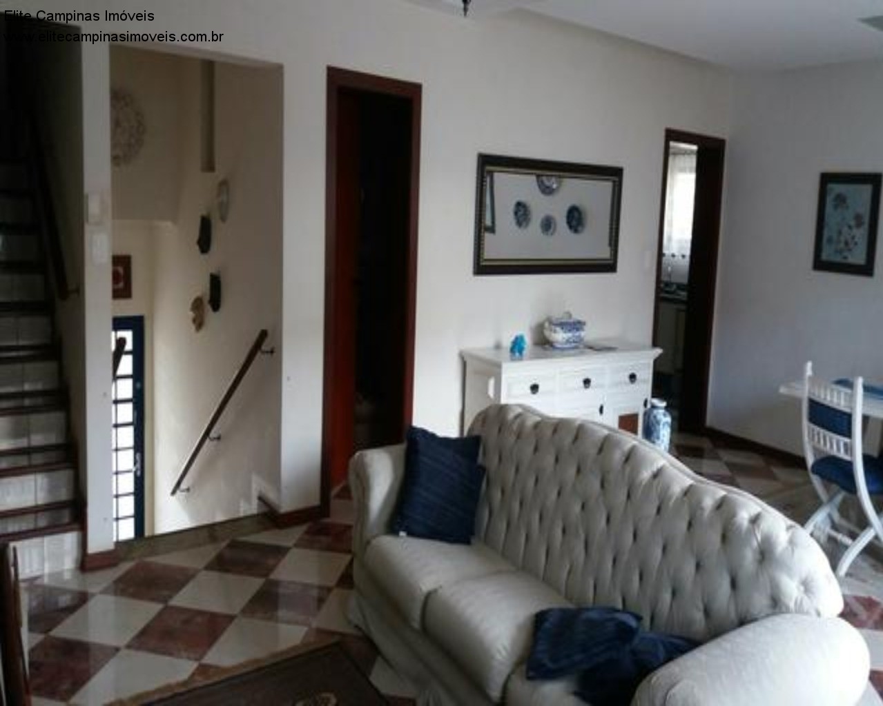 Sobrado à venda com 4 quartos, 300m² - Foto 1