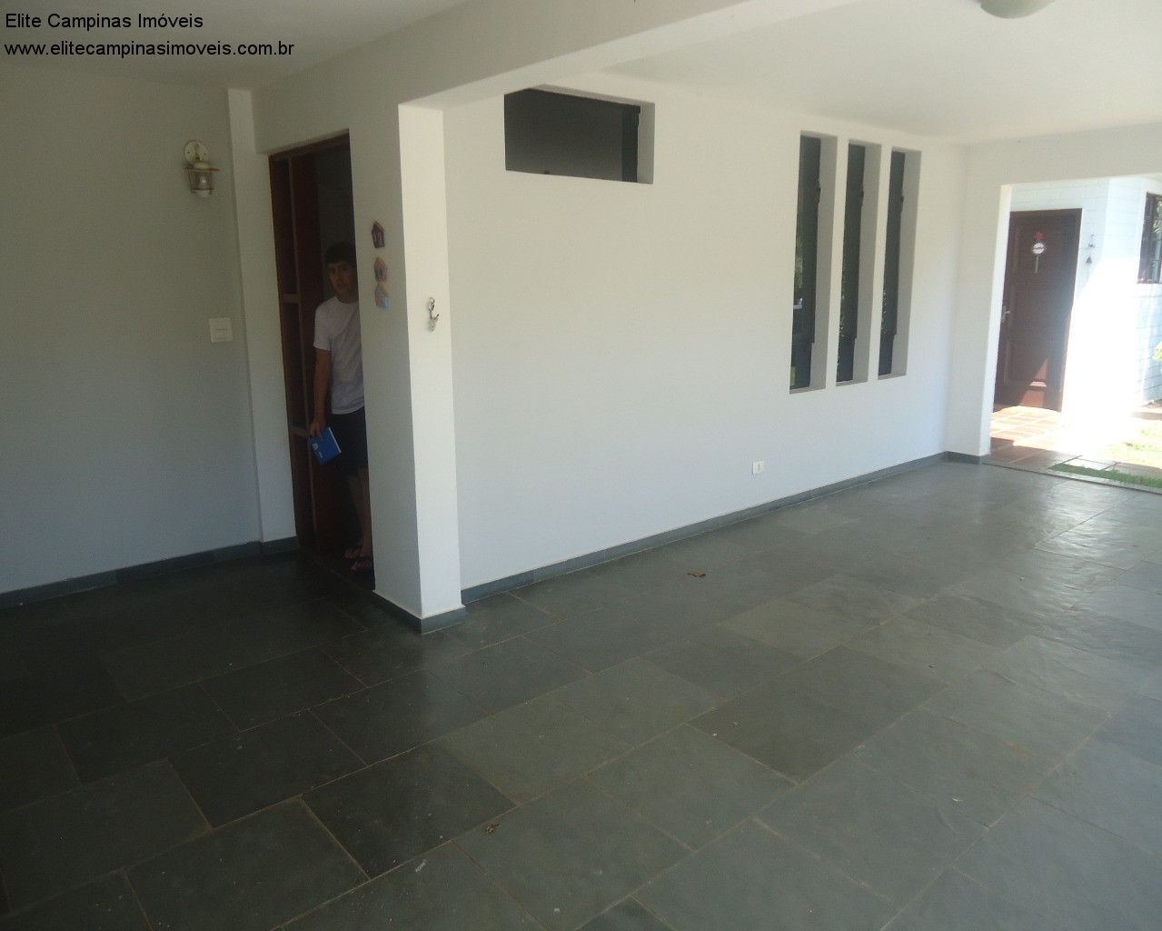 Casa de Condomínio à venda com 3 quartos, 250m² - Foto 2