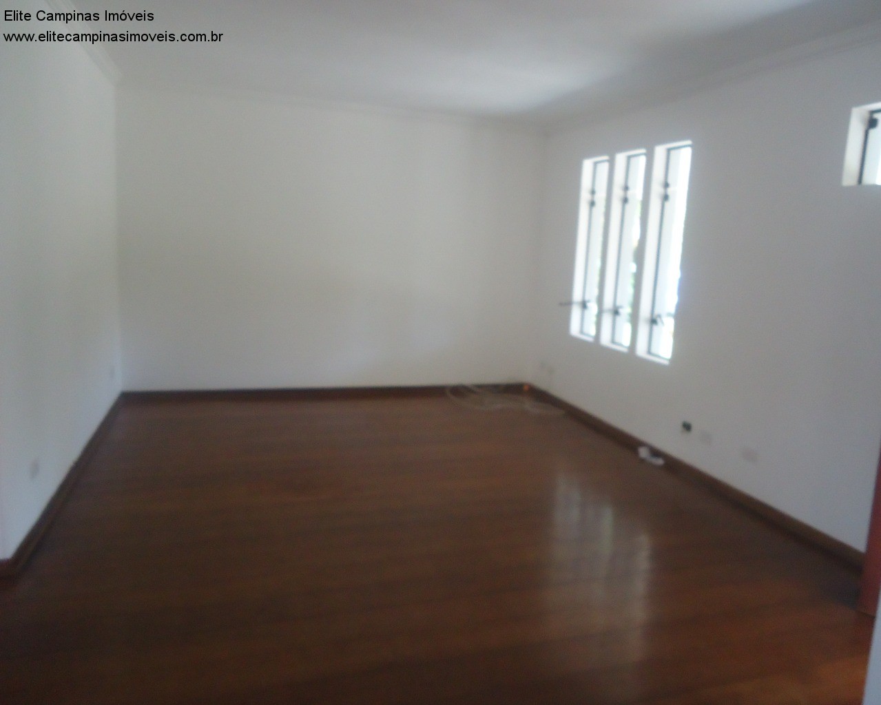 Casa de Condomínio à venda com 3 quartos, 250m² - Foto 3