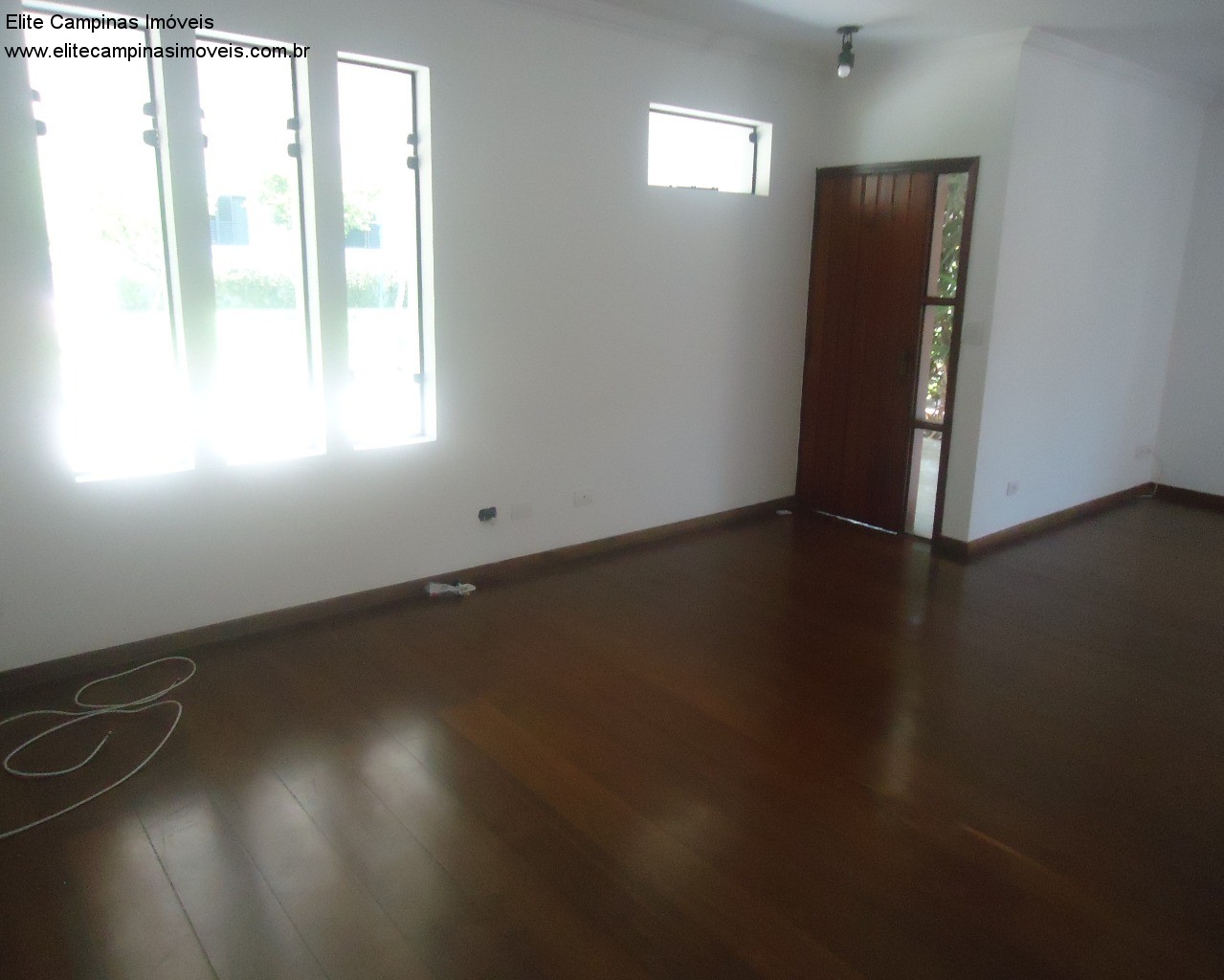 Casa de Condomínio à venda com 3 quartos, 250m² - Foto 4