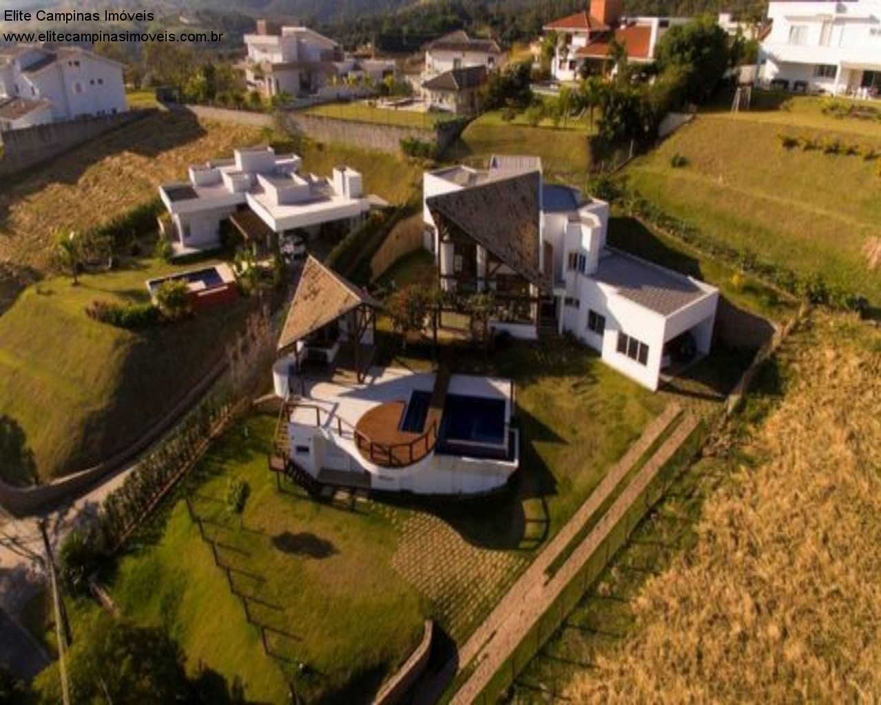 Casa de Condomínio à venda e aluguel com 5 quartos, 1890m² - Foto 1