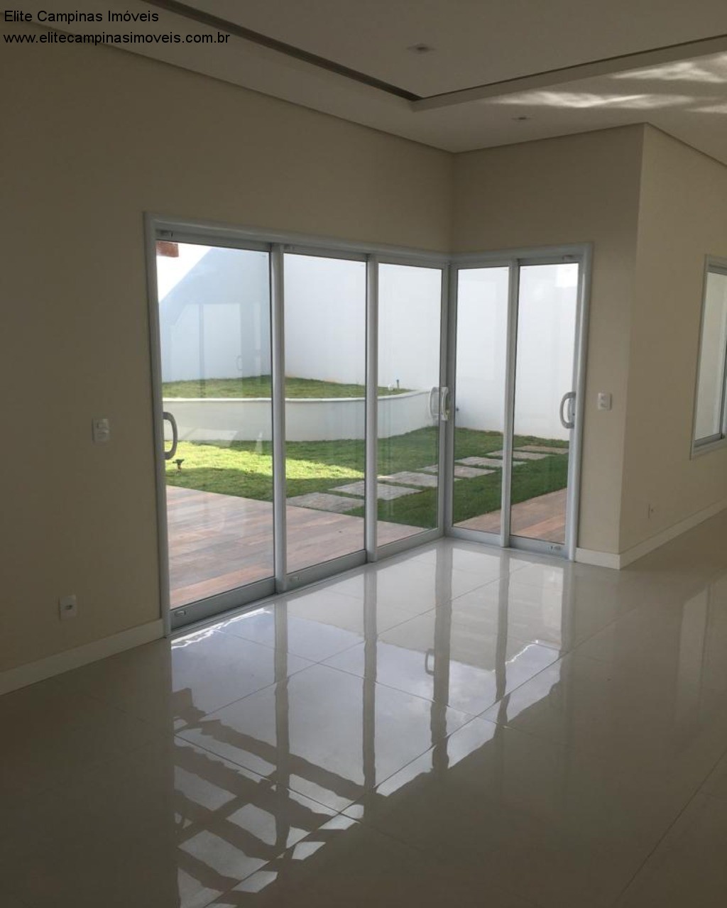 Casa de Condomínio à venda com 4 quartos, 470m² - Foto 4