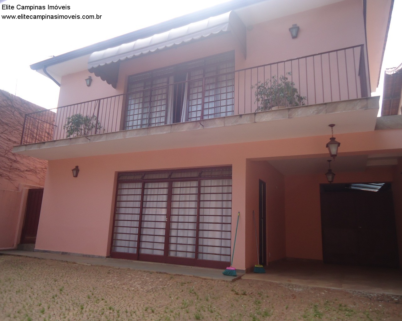 Sobrado à venda com 4 quartos, 380m² - Foto 1