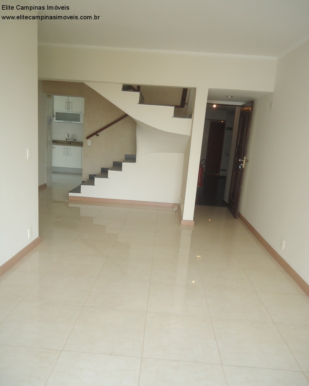 Apartamento à venda com 3 quartos, 180m² - Foto 3