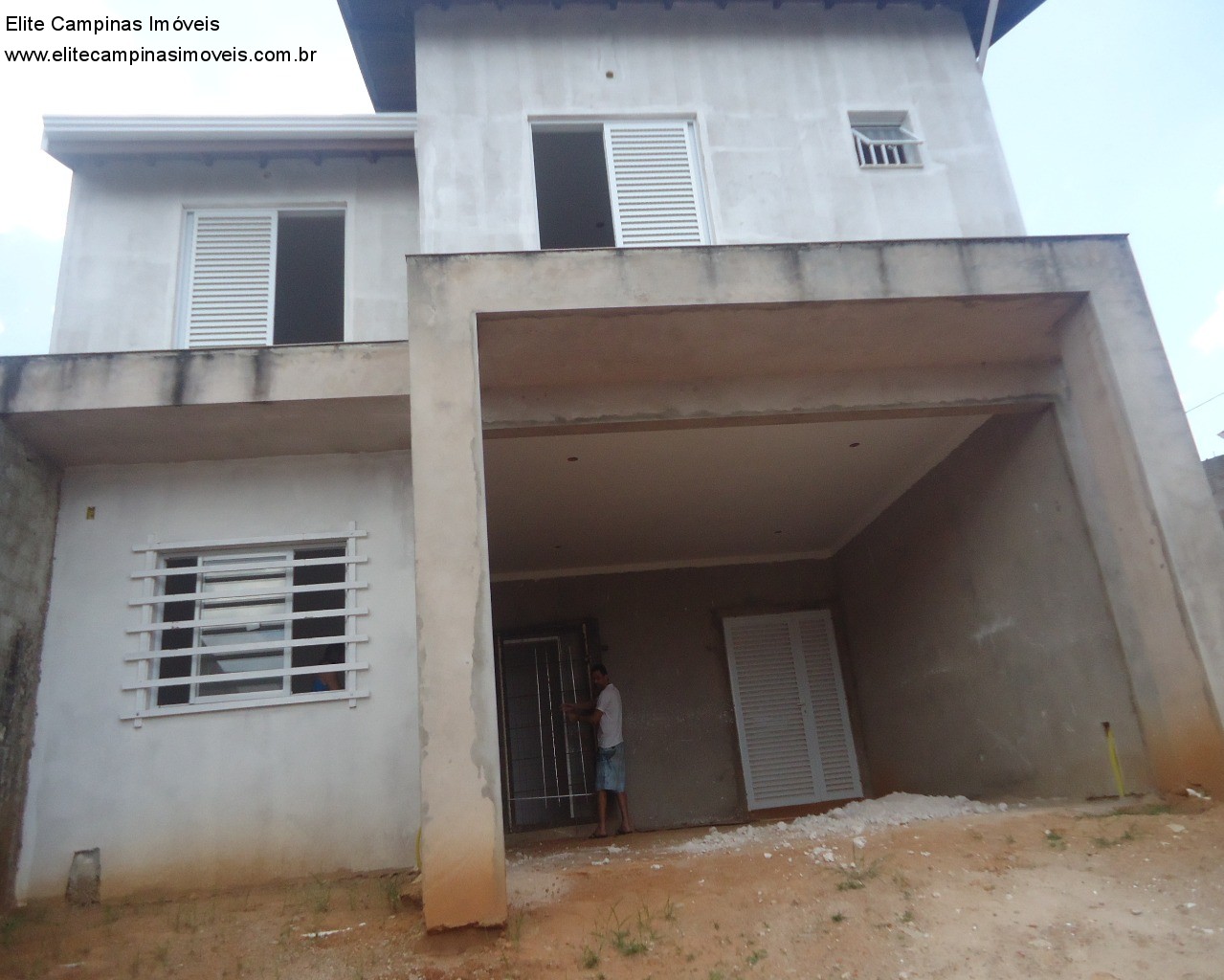 Sobrado à venda com 4 quartos, 360m² - Foto 1