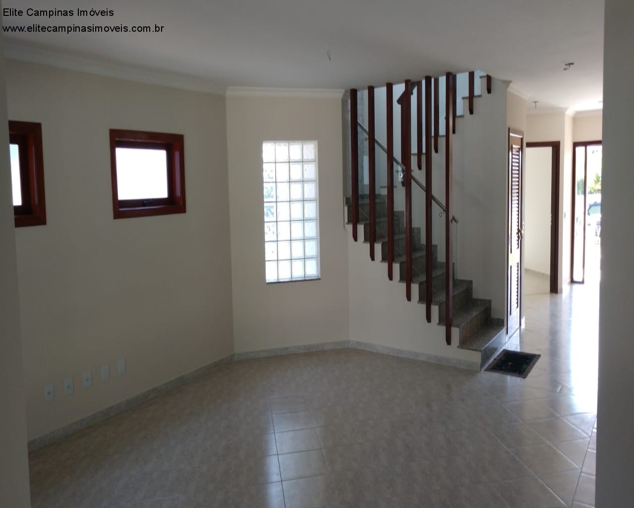 Casa de Condomínio à venda com 3 quartos, 500m² - Foto 2