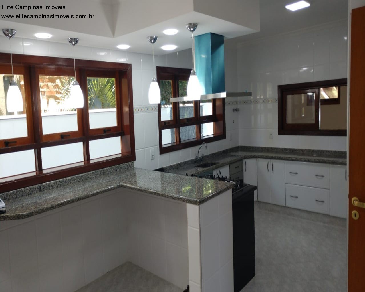 Casa de Condomínio à venda com 3 quartos, 500m² - Foto 4