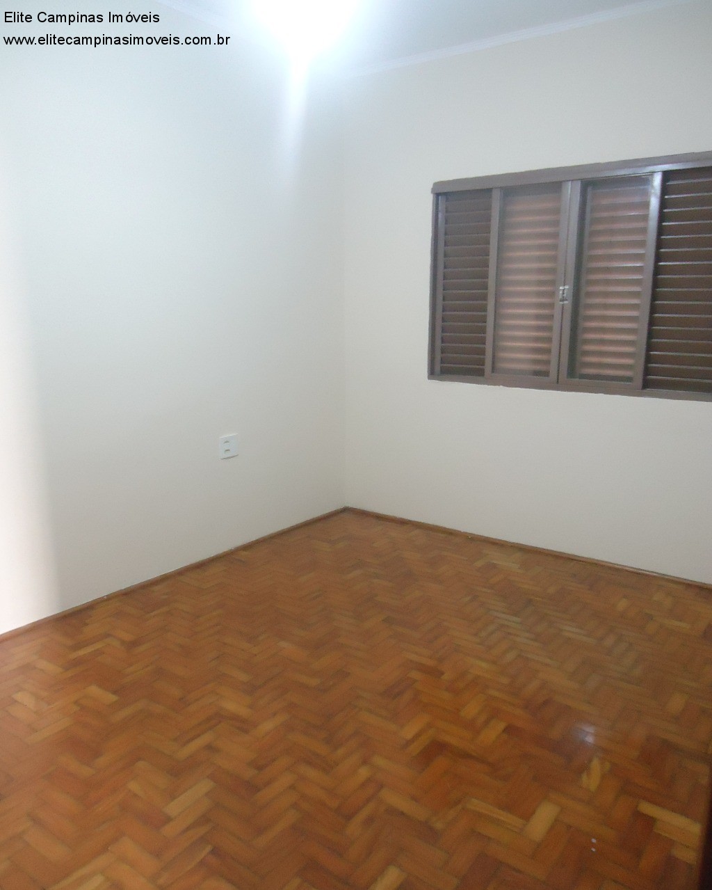 Casa à venda com 1 quarto, 300m² - Foto 8