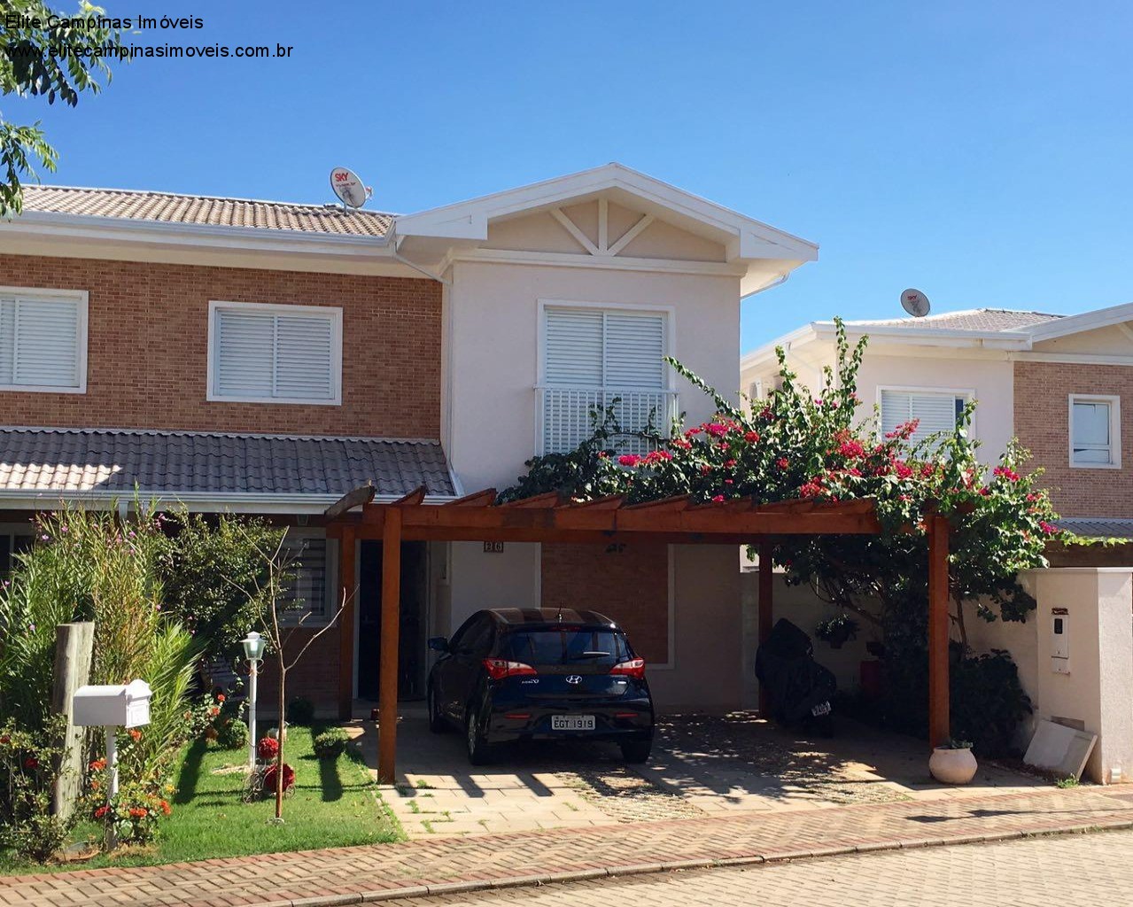 Casa de Condomínio à venda com 3 quartos, 299m² - Foto 1