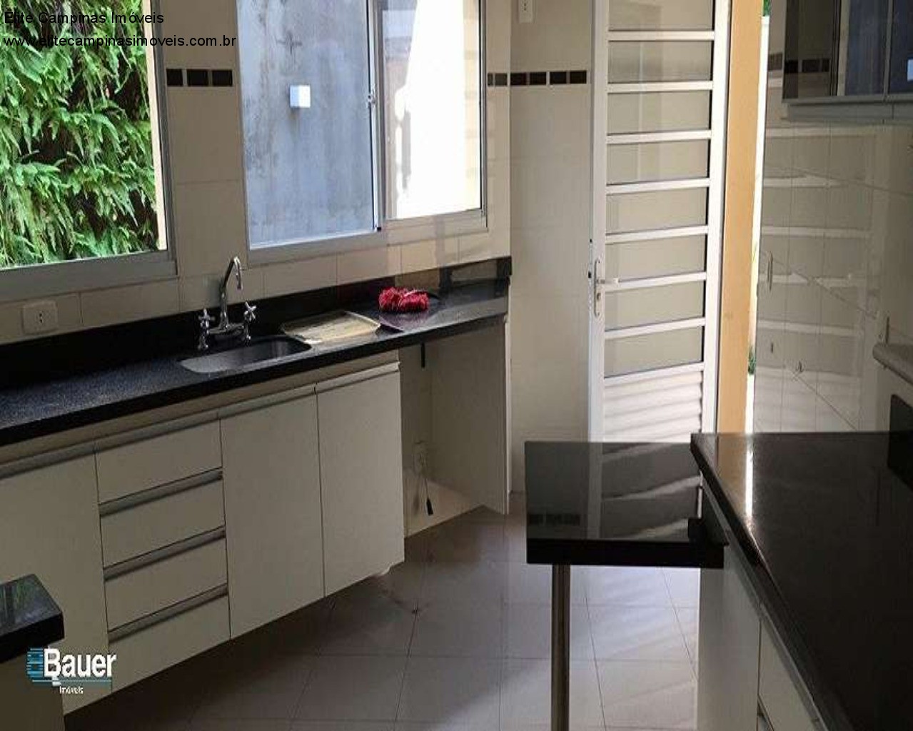 Casa de Condomínio à venda com 3 quartos, 300m² - Foto 18