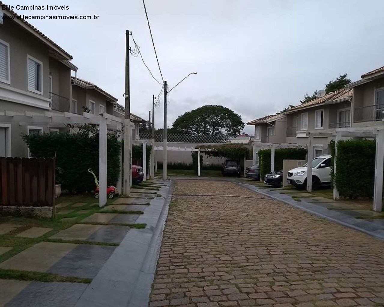 Casa de Condomínio à venda com 3 quartos, 100m² - Foto 1