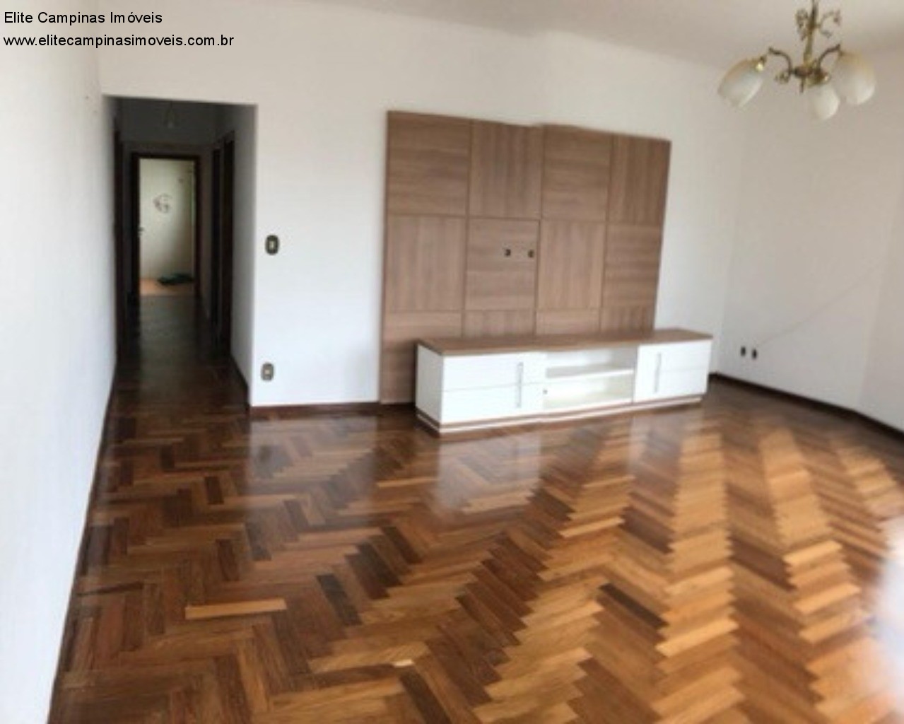 Casa à venda com 3 quartos, 307m² - Foto 4