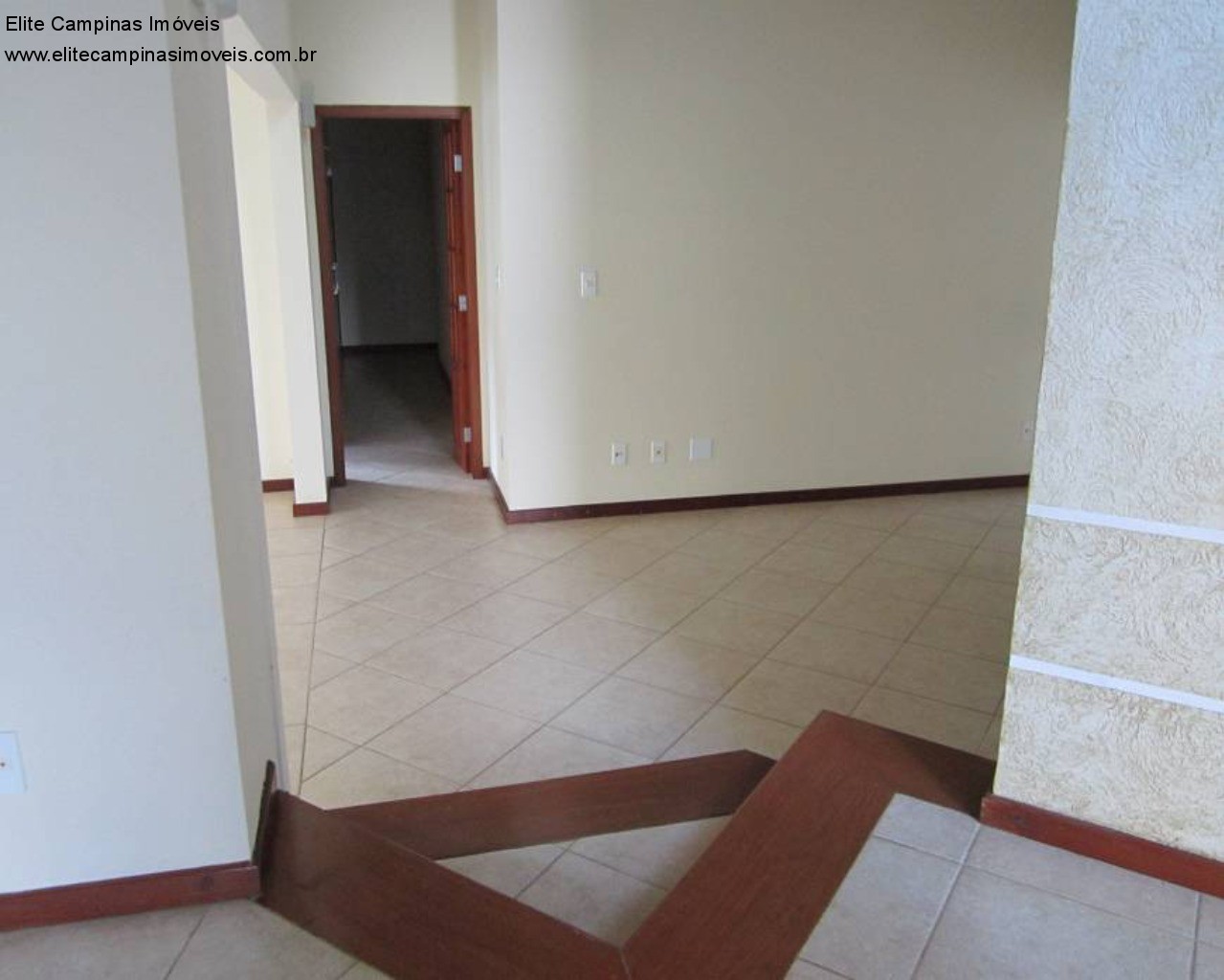 Casa de Condomínio à venda com 4 quartos, 700m² - Foto 2