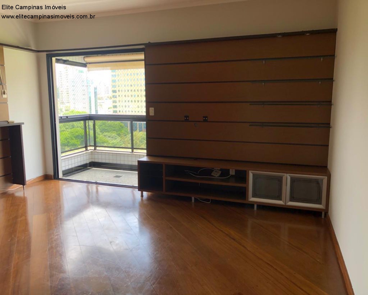 Apartamento à venda com 4 quartos, 185m² - Foto 2