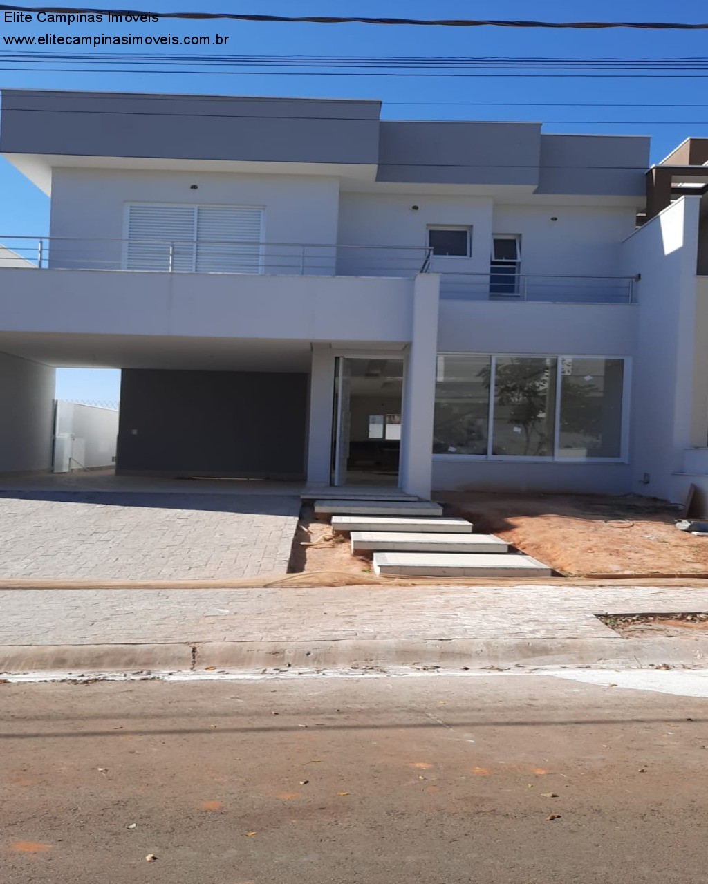 Casa de Condomínio à venda com 3 quartos, 250m² - Foto 1