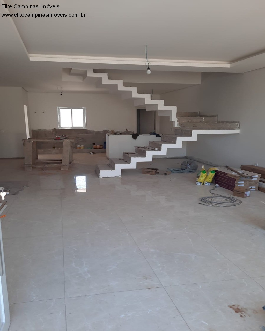 Casa de Condomínio à venda com 3 quartos, 250m² - Foto 2