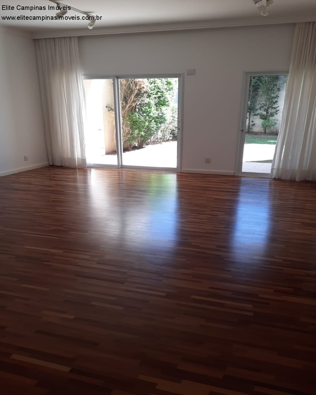 Casa de Condomínio à venda com 4 quartos, 350m² - Foto 5