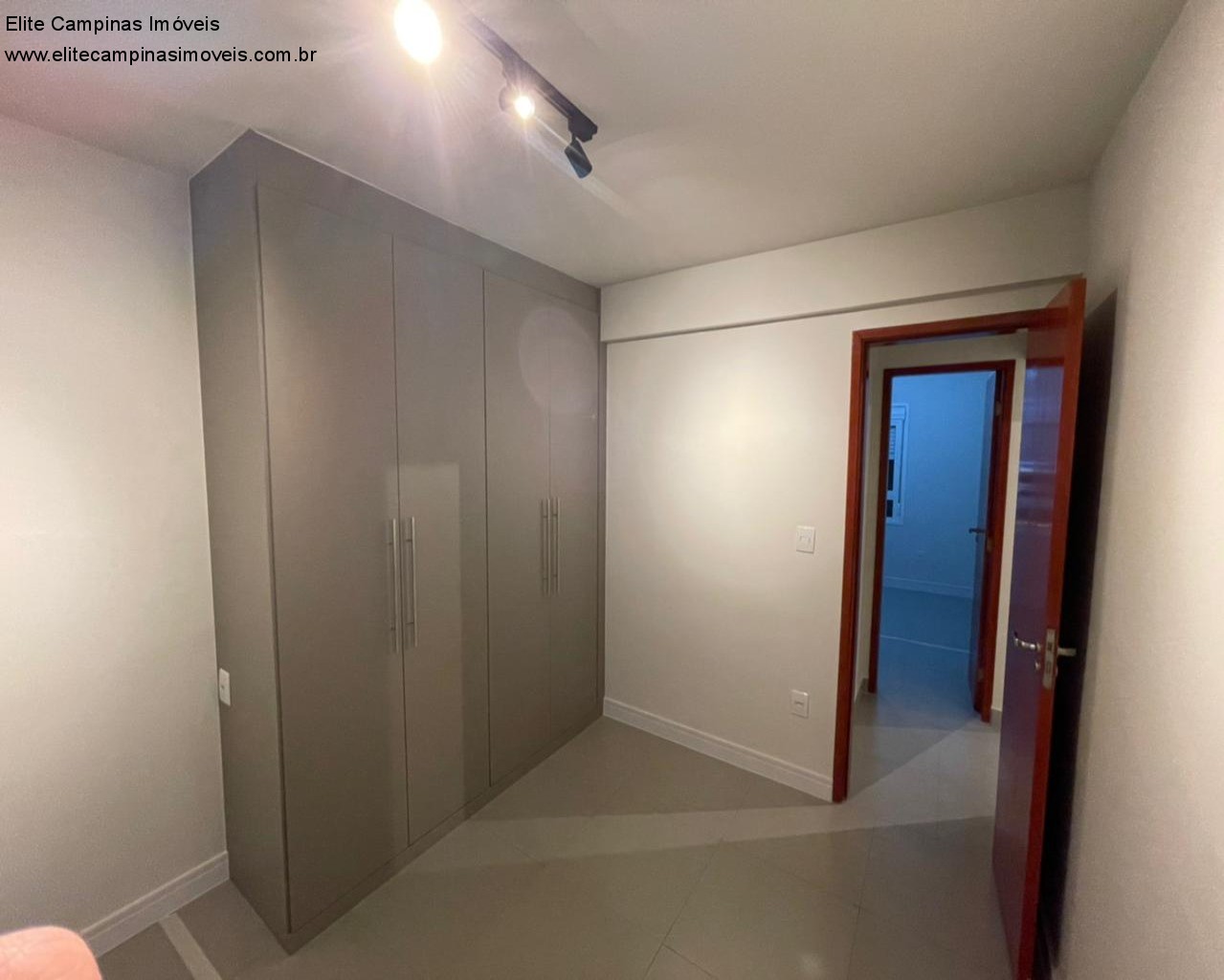 Apartamento à venda com 2 quartos, 60m² - Foto 11