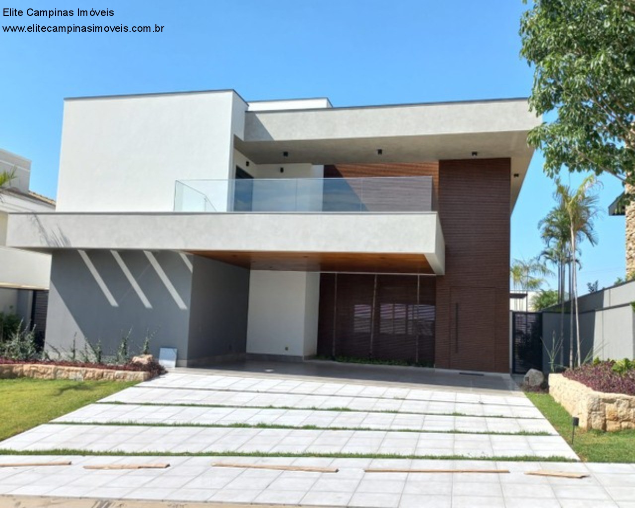 Casa de Condomínio à venda com 4 quartos, 720m² - Foto 1