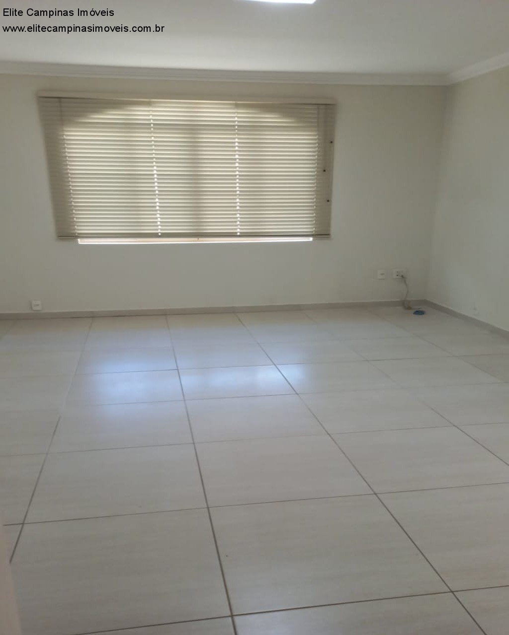 Casa à venda com 3 quartos, 380m² - Foto 2