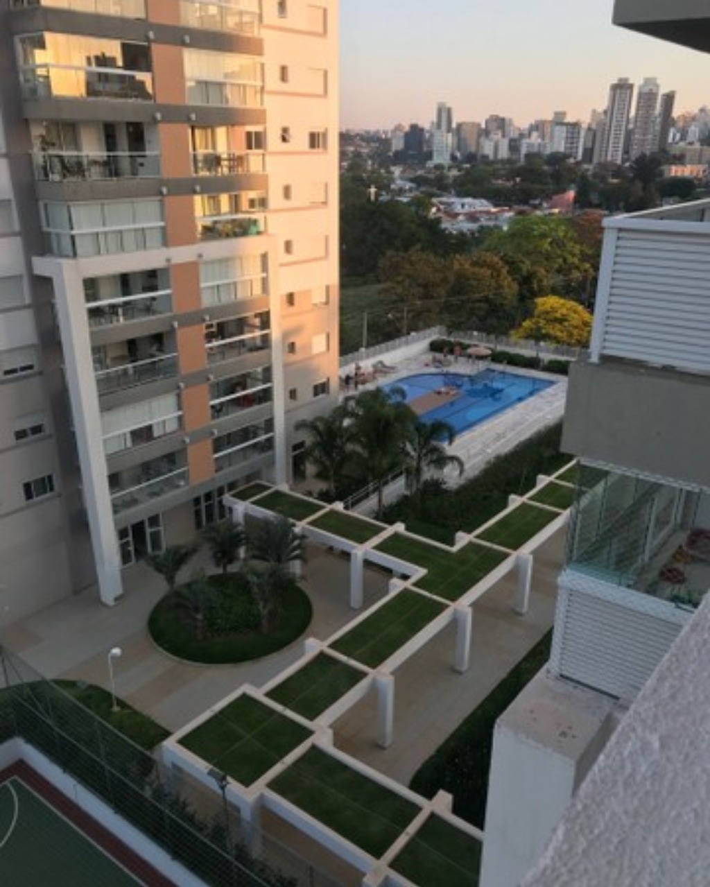 Apartamento à venda com 2 quartos, 69m² - Foto 2