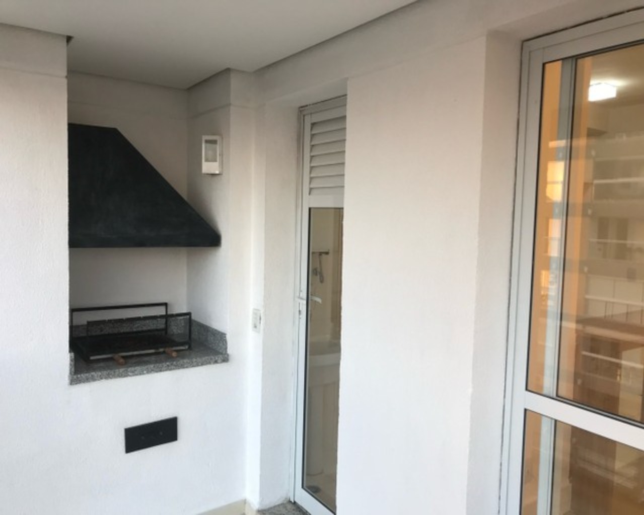 Apartamento à venda com 2 quartos, 69m² - Foto 3