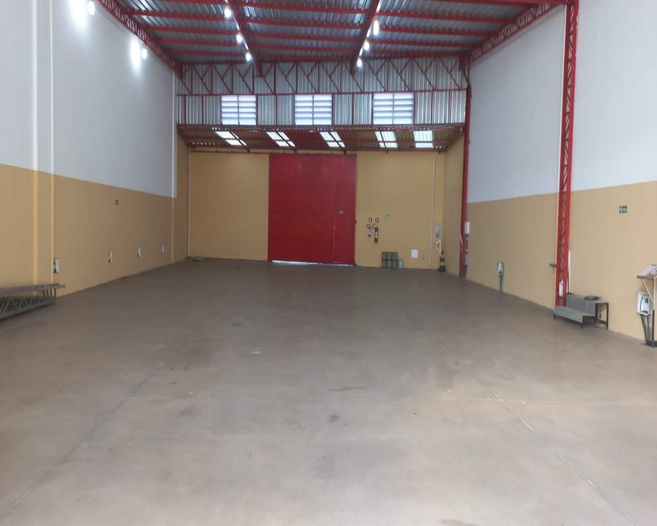 Depósito-Galpão-Armazém à venda e aluguel, 450m² - Foto 4