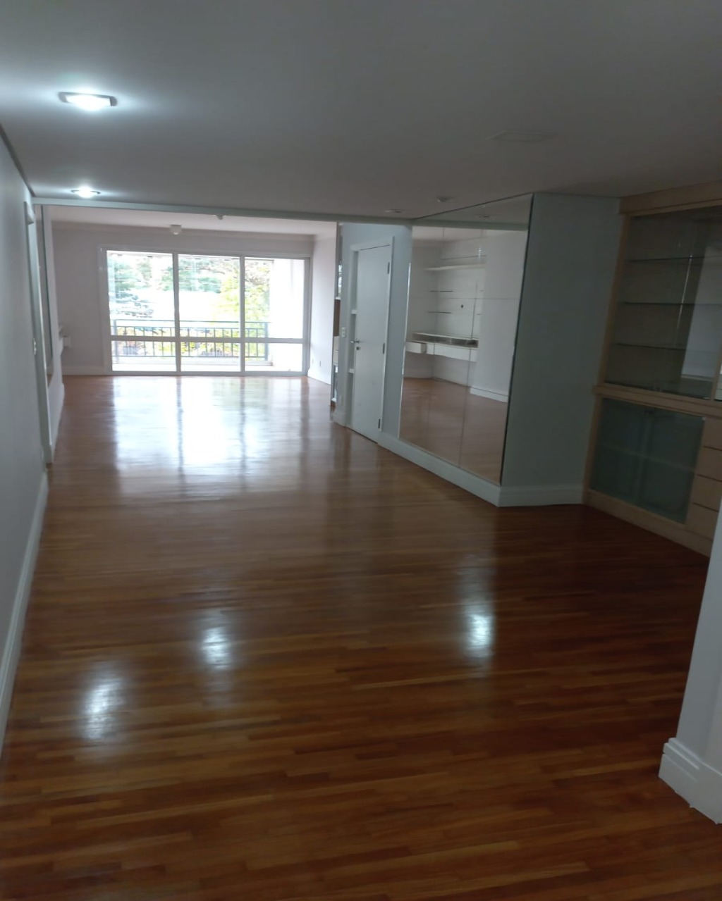 Apartamento à venda com 3 quartos, 138m² - Foto 3