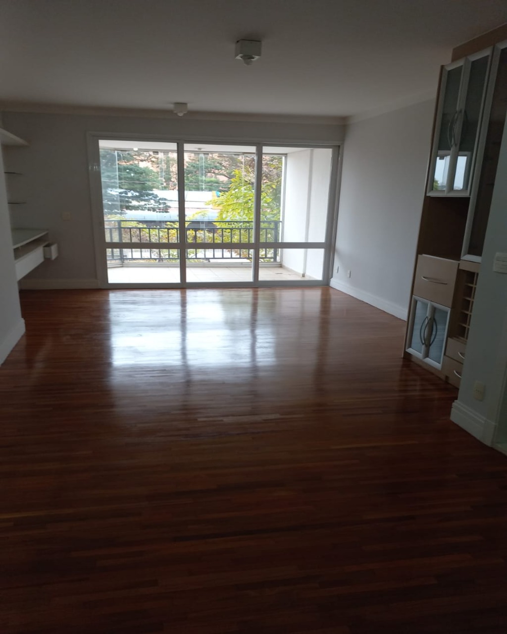 Apartamento à venda com 3 quartos, 138m² - Foto 4