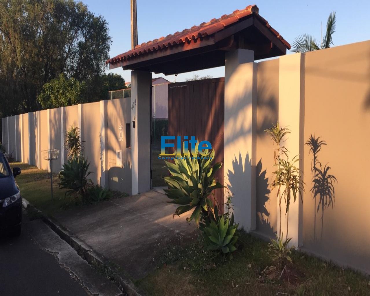 Casa de Condomínio à venda com 4 quartos, 1600m² - Foto 1