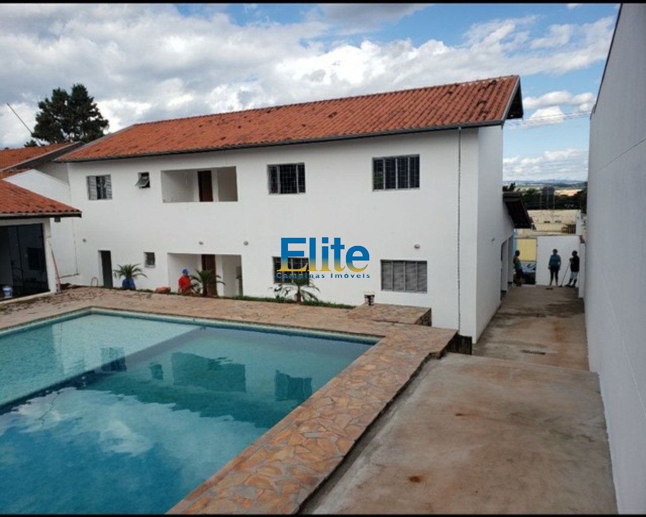 Casa à venda e aluguel com 6 quartos, 1000m² - Foto 2