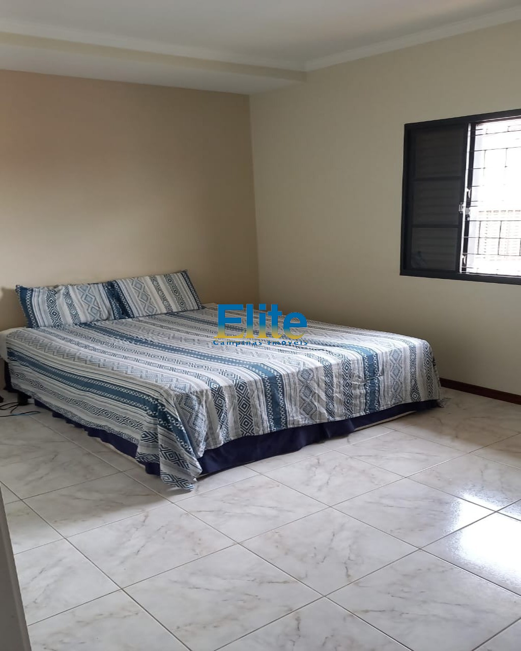 Casa à venda com 3 quartos, 320m² - Foto 14