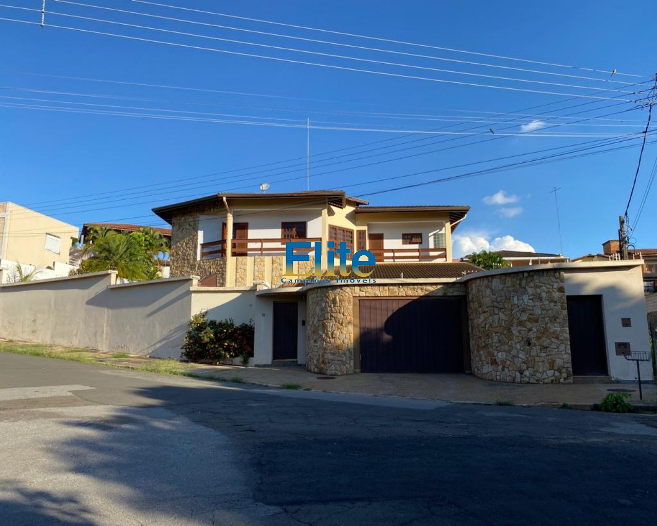 Casa à venda com 4 quartos, 788m² - Foto 1