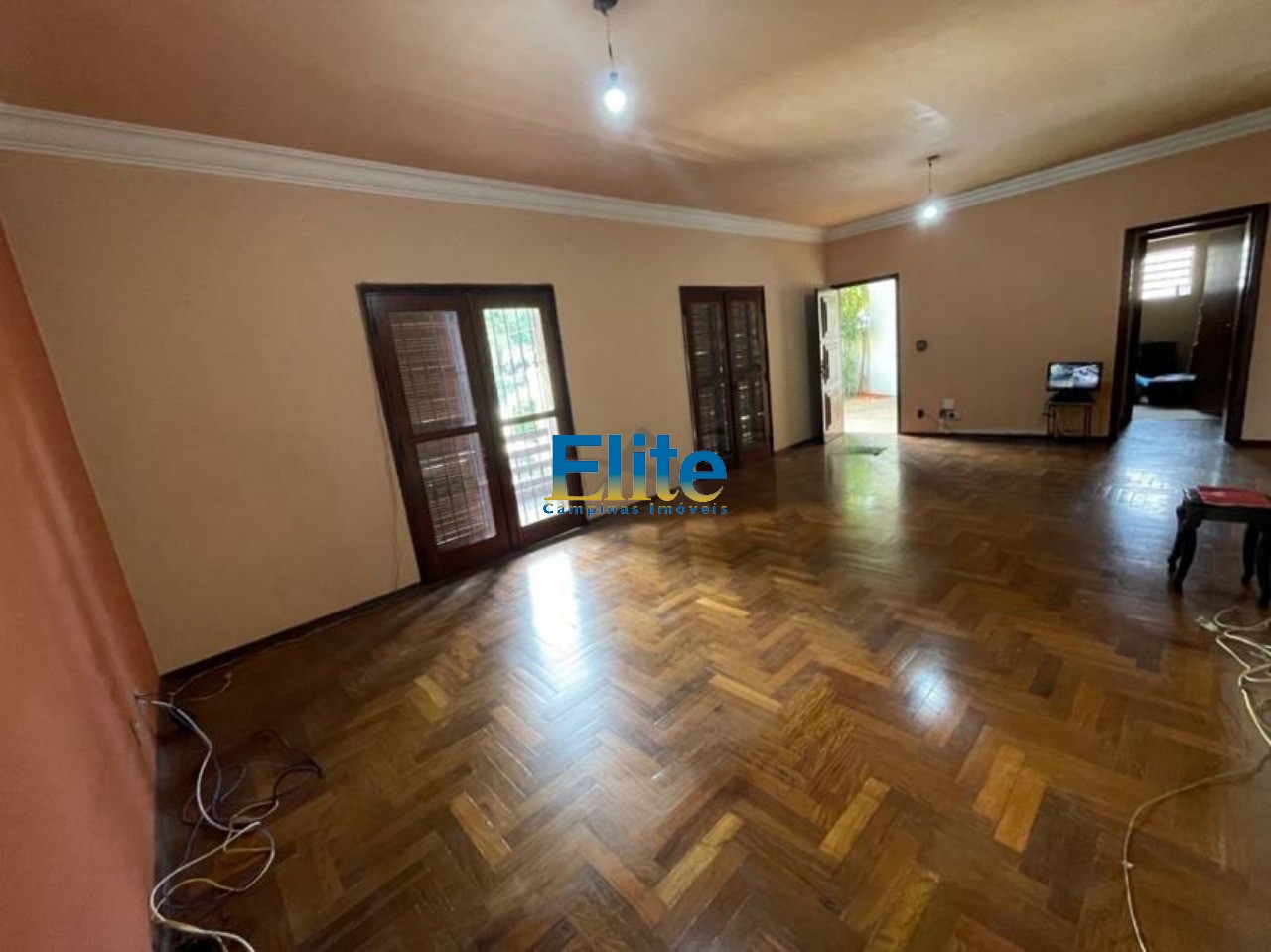 Casa à venda com 4 quartos, 400m² - Foto 4