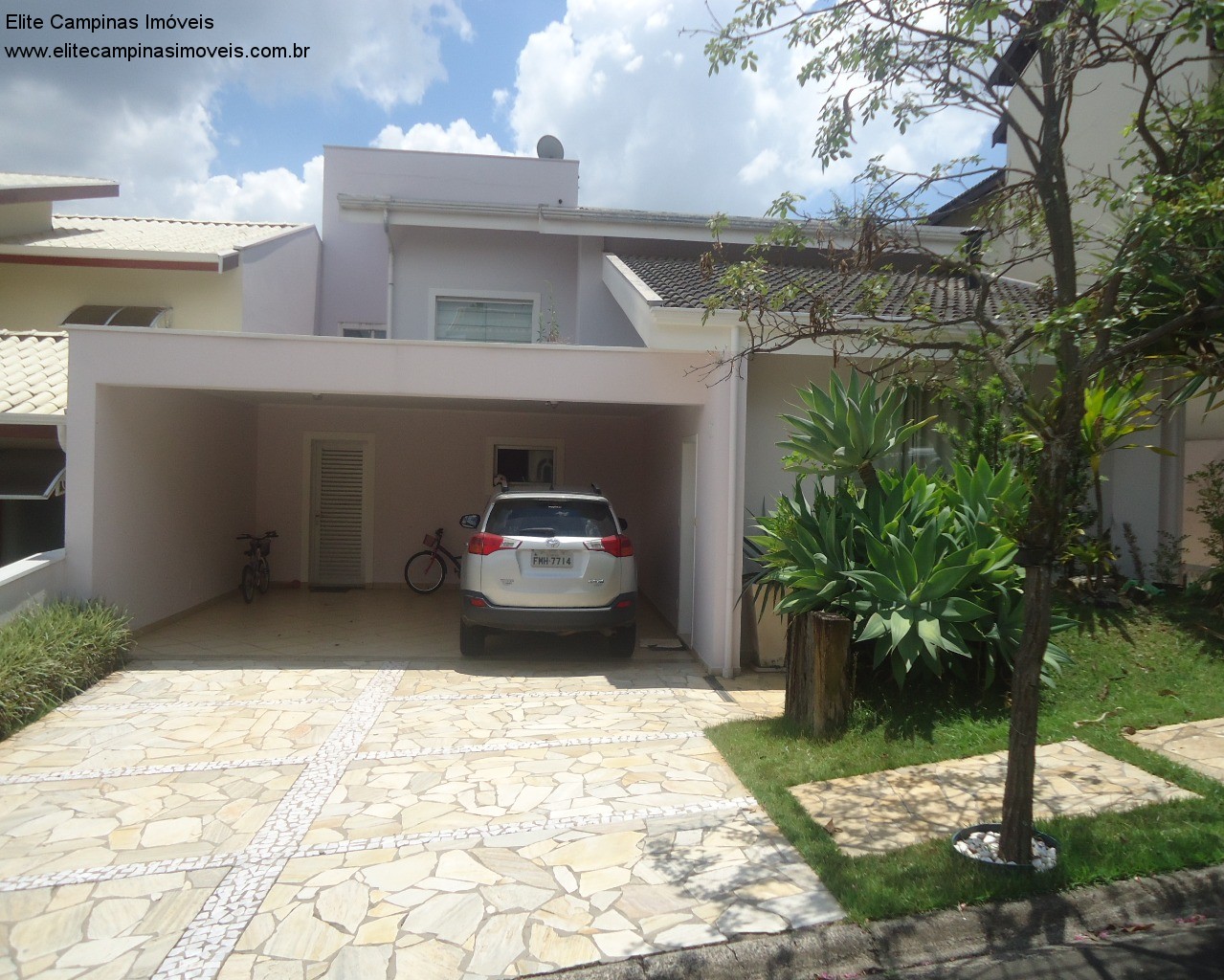 Casa de Condomínio à venda com 3 quartos, 538m² - Foto 1