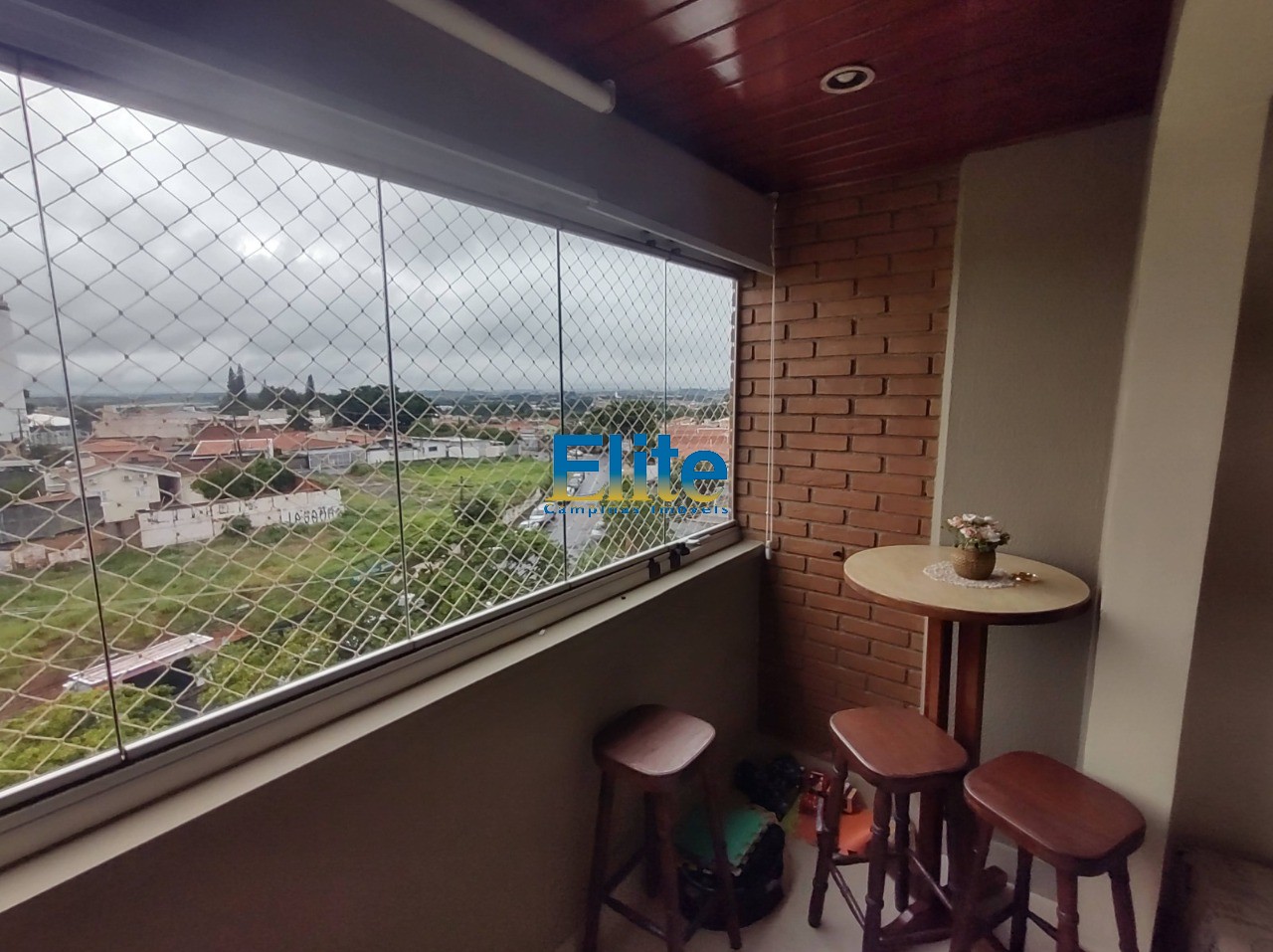 Apartamento à venda com 3 quartos, 93m² - Foto 2