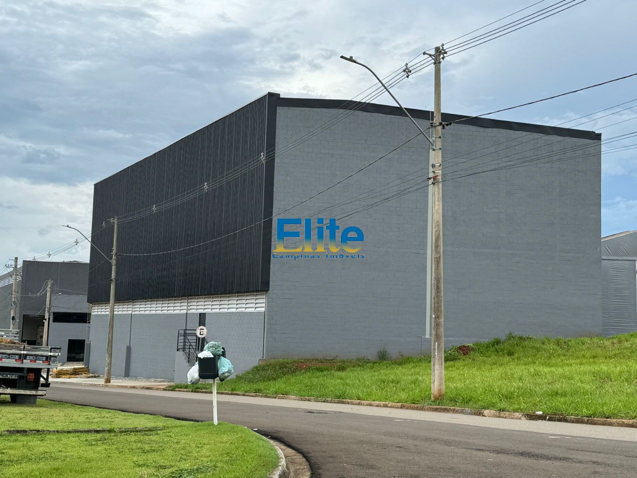 Depósito-Galpão-Armazém para alugar, 1274m² - Foto 3