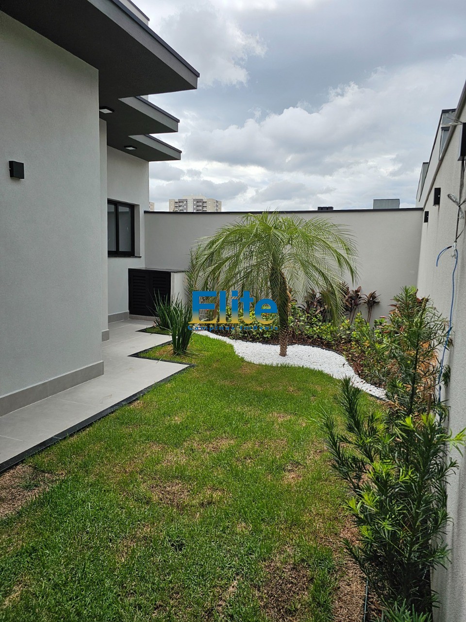 Casa de Condomínio à venda com 3 quartos, 250m² - Foto 35